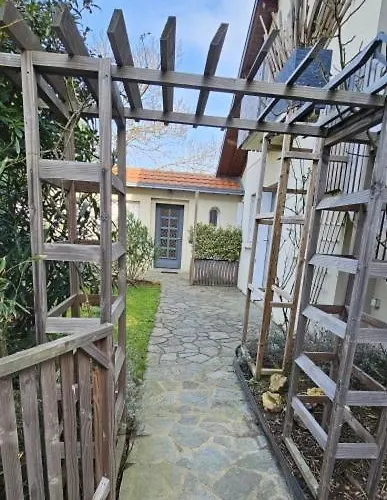 Maison Typique, Centre-ville, Jardin Haute Сasa de vacaciones *